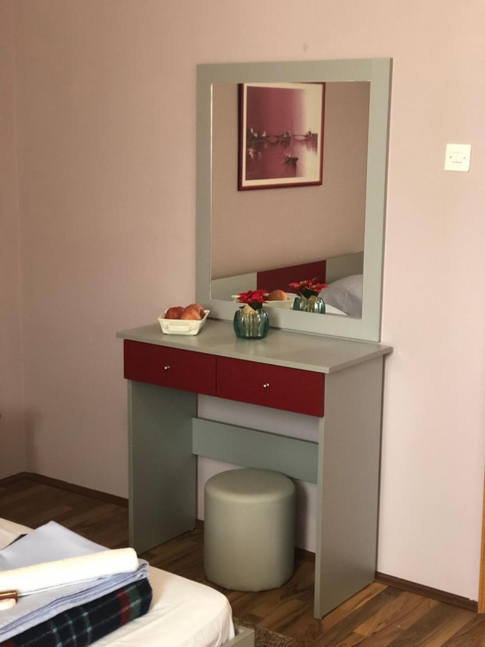 Guest House Aleksandra バイナ・バシュタ エクステリア 写真
