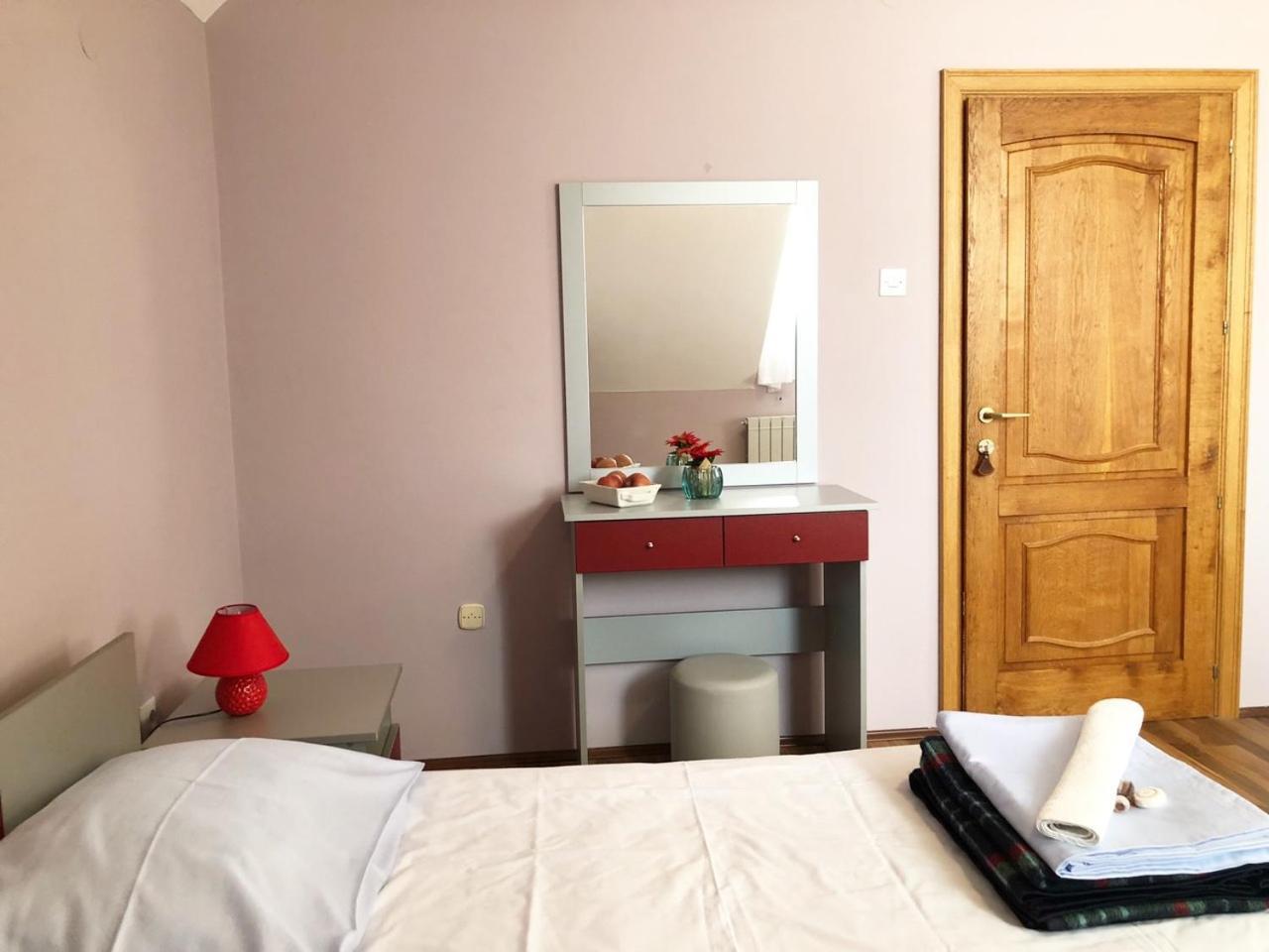 Guest House Aleksandra バイナ・バシュタ エクステリア 写真