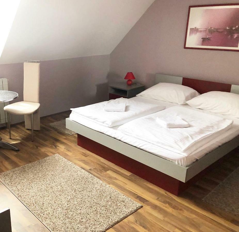 Guest House Aleksandra バイナ・バシュタ エクステリア 写真