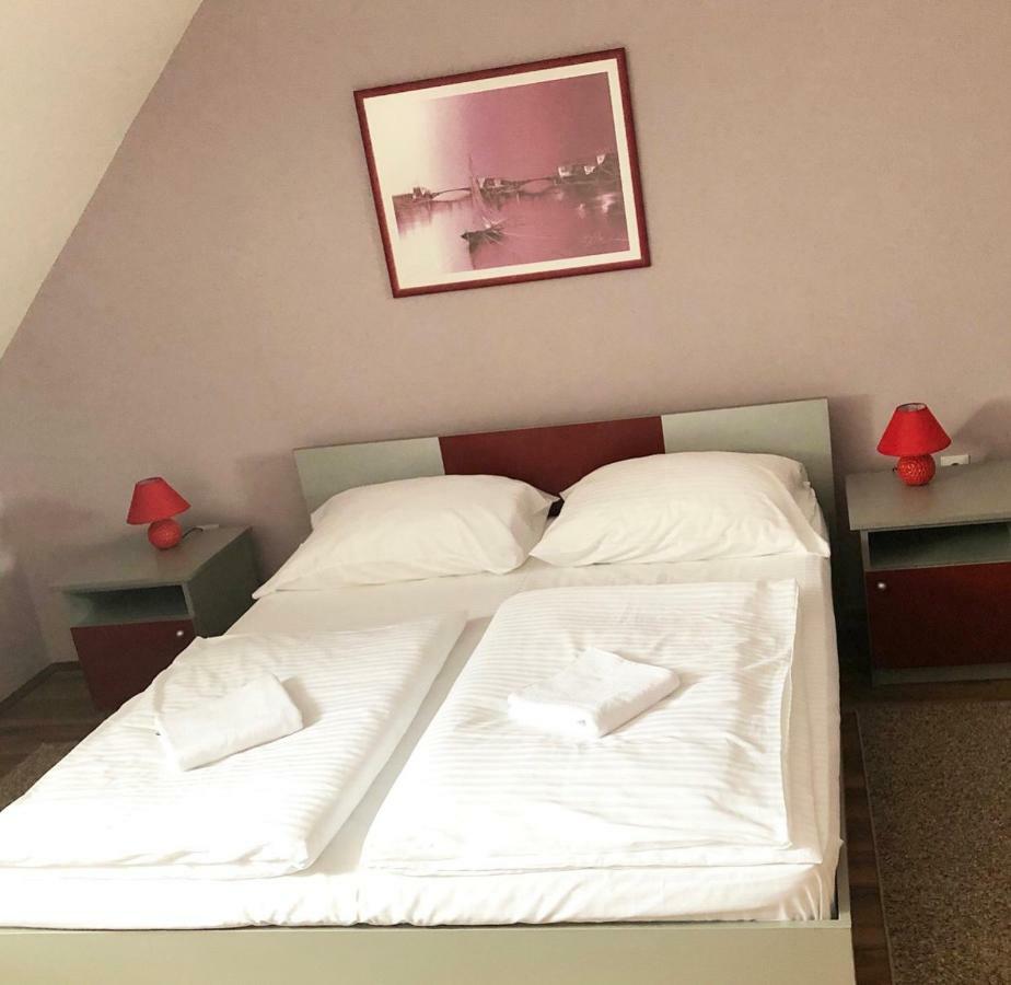 Guest House Aleksandra バイナ・バシュタ エクステリア 写真